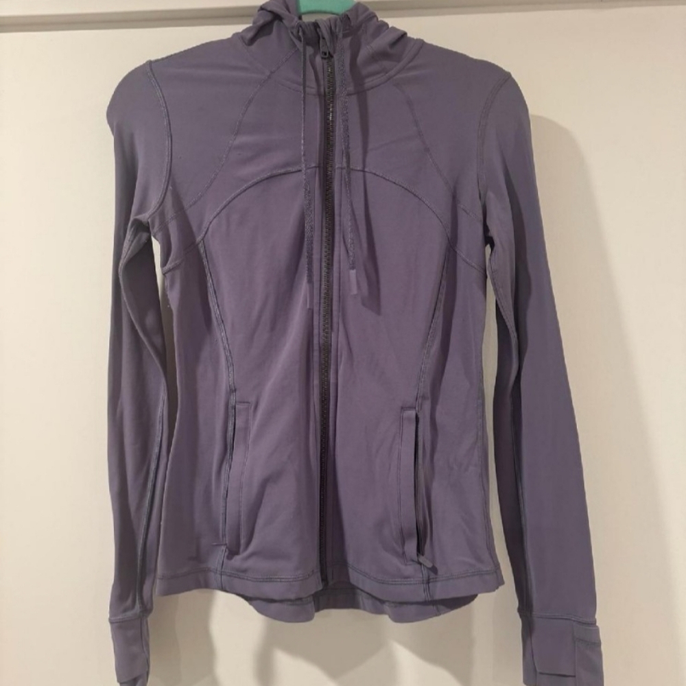 Lululemon define size 6